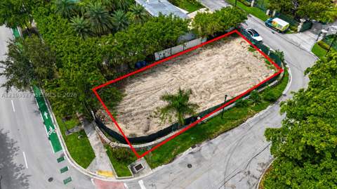 920 N Venetian Dr, Miami FL - photo 7 of 11