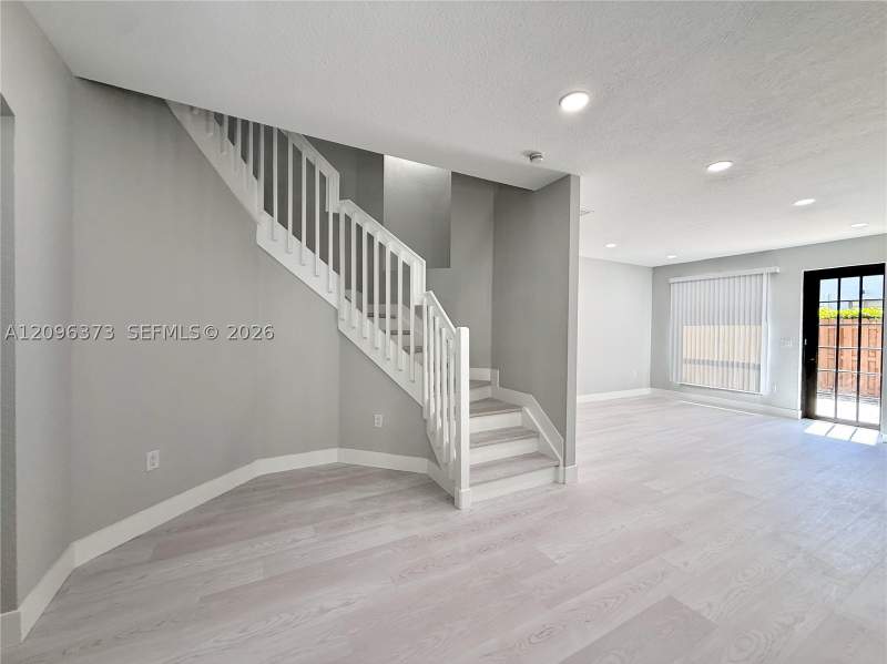 5 bedroom Townhouse at 10392 NW 31st Ter, Beacon At Doral, Doral — photo 5