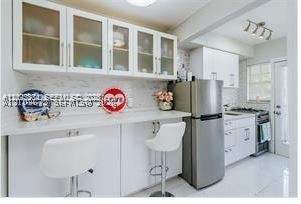 330 74th St 1, Miami Beach FL - photo 7 of 12