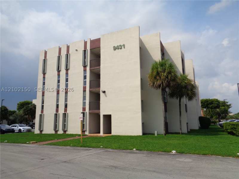 2 bedroom Condominium at 9431 SW 4th St 103-7, Versaille Gardens I Condo, Miami — photo 1