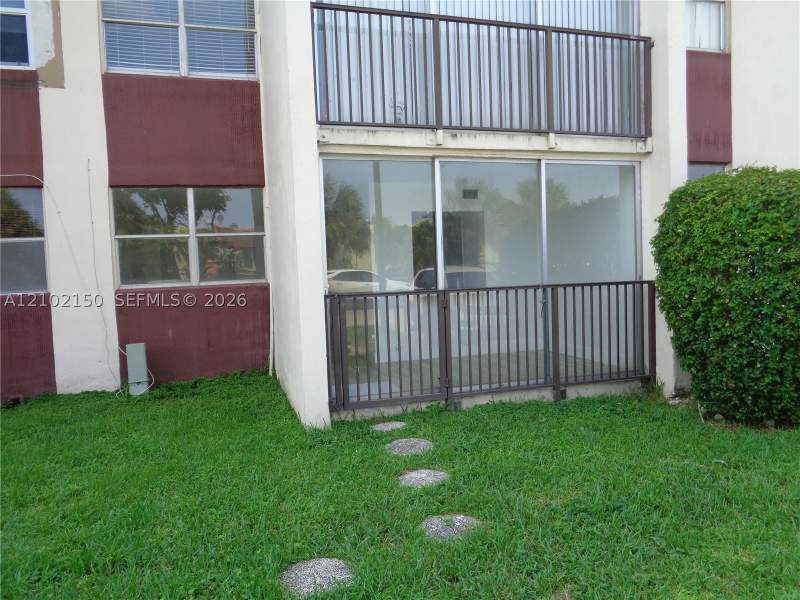 2 bedroom Condominium at 9431 SW 4th St 103-7, Versaille Gardens I Condo, Miami — photo 2