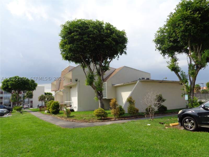 2 bedroom Condominium at 9431 SW 4th St 103-7, Versaille Gardens I Condo, Miami — photo 3