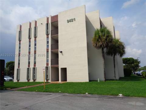 9431 SW 4th St 103-7, Miami FL - photo 6 of 92