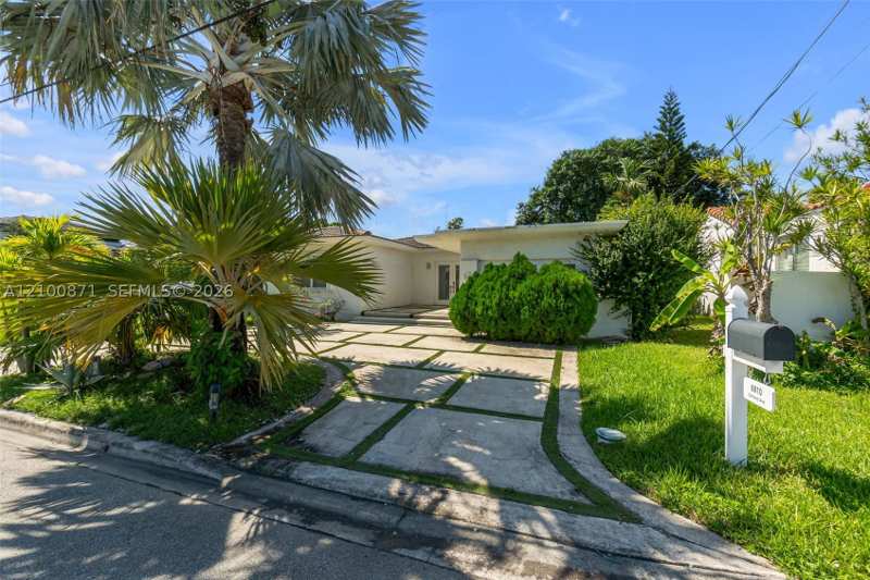 3 bedroom SingleFamilyResidence at 8810 Garland Ave, Second Amd Plat Of Norman, Surfside — photo 1