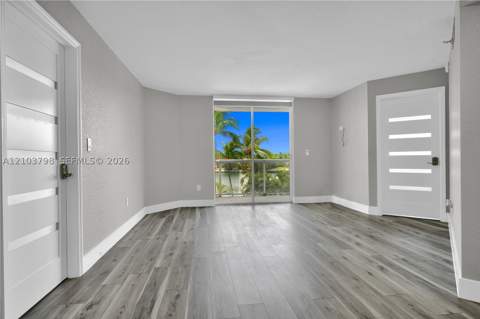 5880 Collins Ave 403, Miami Beach FL - photo 13 of 32