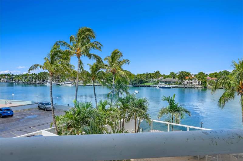 2 bedroom Condominium at 5880 Collins Ave 403, La Rive Gauche Condo, Miami Beach — photo 4