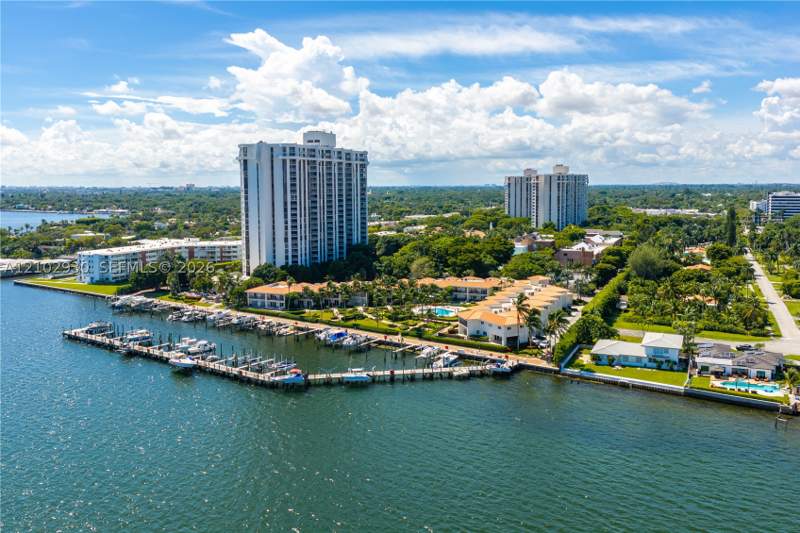 4 bedroom Townhouse at 1566 NE Quayside Ter D14, Towers Quayside Ct-Yard V, Miami — photo 2