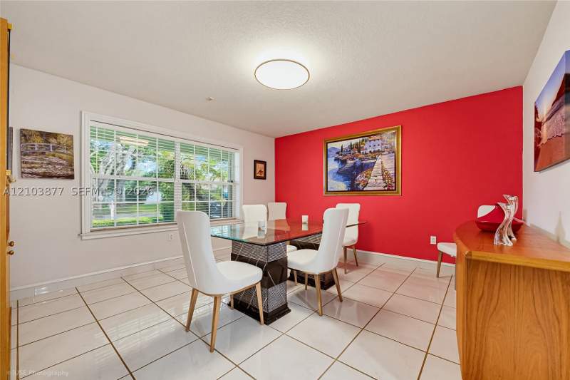 4 bedroom SingleFamilyResidence at 14920 SW 145th St, Country Walk Sec 3, Miami — photo 4