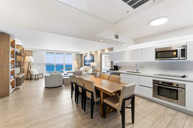 3 bedroom Condominium at 102 N 24th St 1244, 2399 Collins Avenue, Miami Beach — photo 2