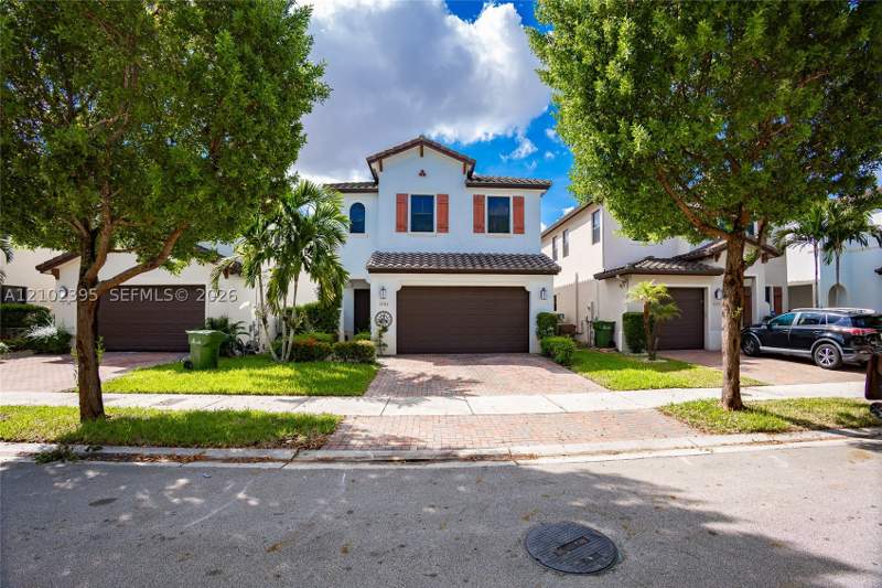 3 bedroom SingleFamilyResidence at 3302 W 97th Ter, Bonterra, Hialeah — photo 2