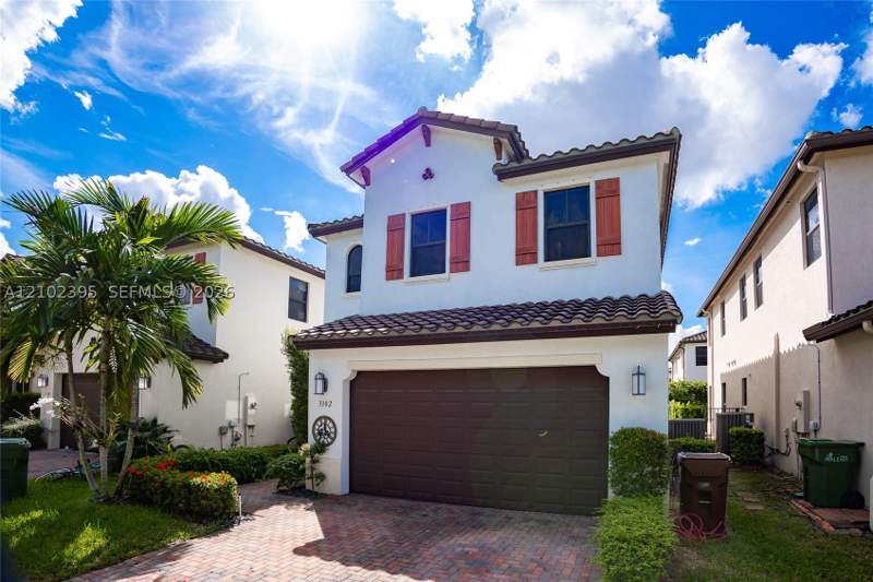 3 bedroom SingleFamilyResidence at 3302 W 97th Ter, Bonterra, Hialeah — photo 3