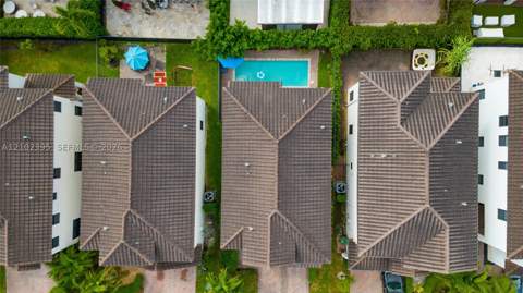 3302 W 97th Ter, Hialeah FL - photo 8 of 49