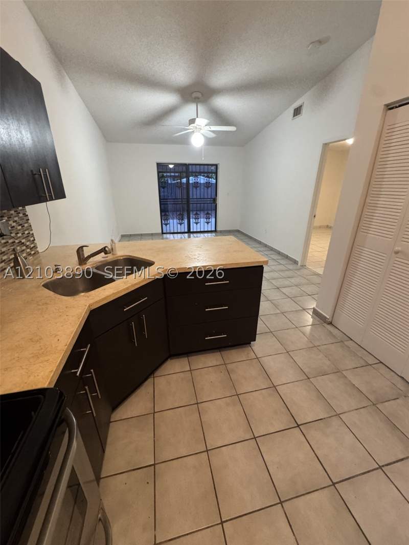 3 bedroom SingleFamilyResidence at 5640 W 20th Ct, Michelle Jardins, Hialeah — photo 2