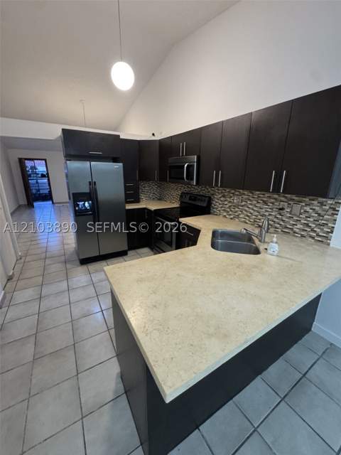 5640 W 20th Ct, Hialeah FL - photo 9 of 14