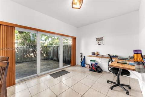 9064 SW 215th Ter, Cutler Bay FL - photo 11 of 28