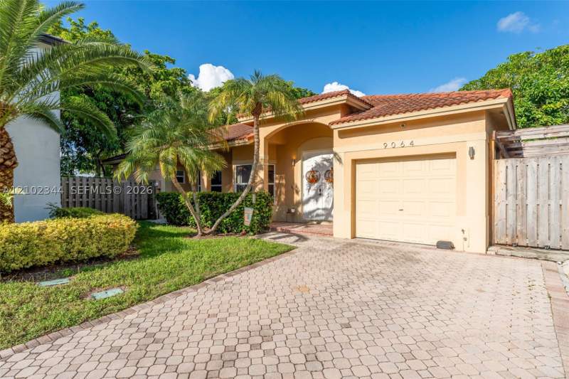 3 bedroom SingleFamilyResidence at 9064 SW 215th Ter, Lakes By The Bay Sec 8, Cutler Bay — photo 2