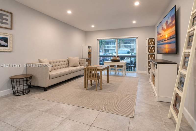 2 bedroom Condominium at 7840 Camino Real P-110, Village Of Kings Creek Co, Miami — photo 3