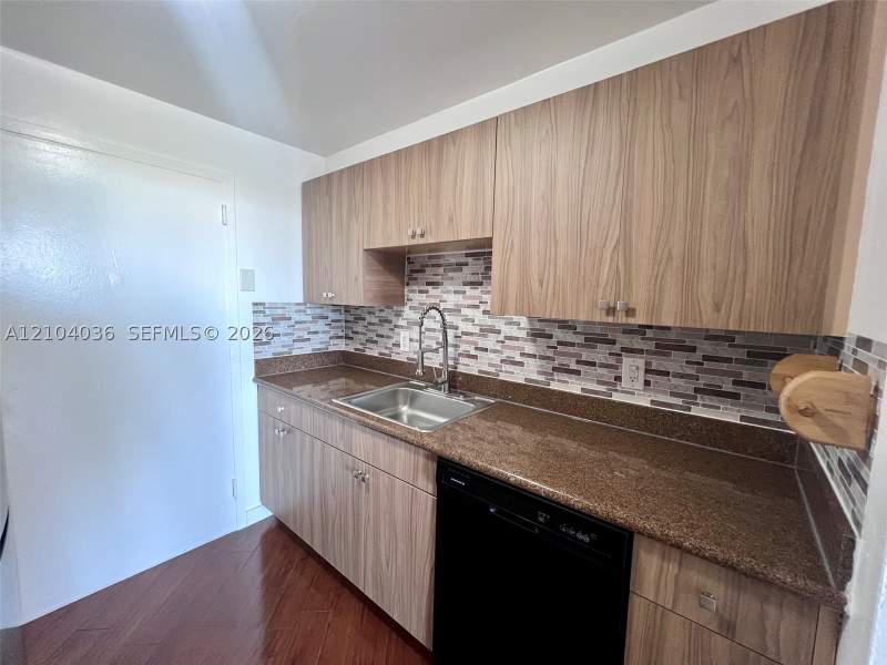 2 bedroom Condominium at 2020 NE 135th St 810, Keystone Towers Condo, North Miami — photo 5