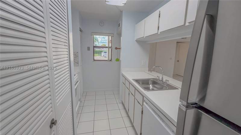3 bedroom Condominium at 905 NE 209th St 104-30, Monterey Condo Three, Miami — photo 5