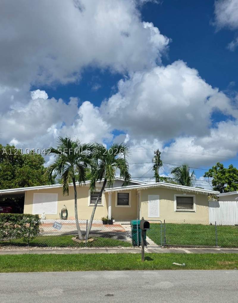 3 bedroom SingleFamilyResidence at 11761 SW 173rd St, So Miami Heights Manor, Miami — photo 2