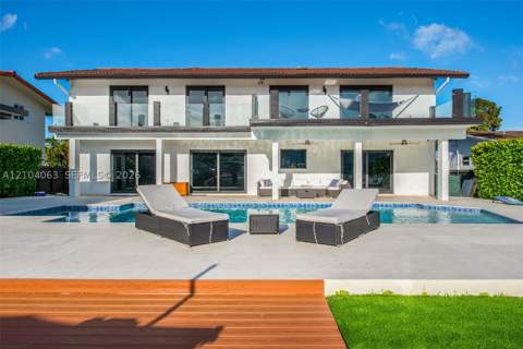 1942 NE 119th Rd, North Miami FL - photo 10 of 60