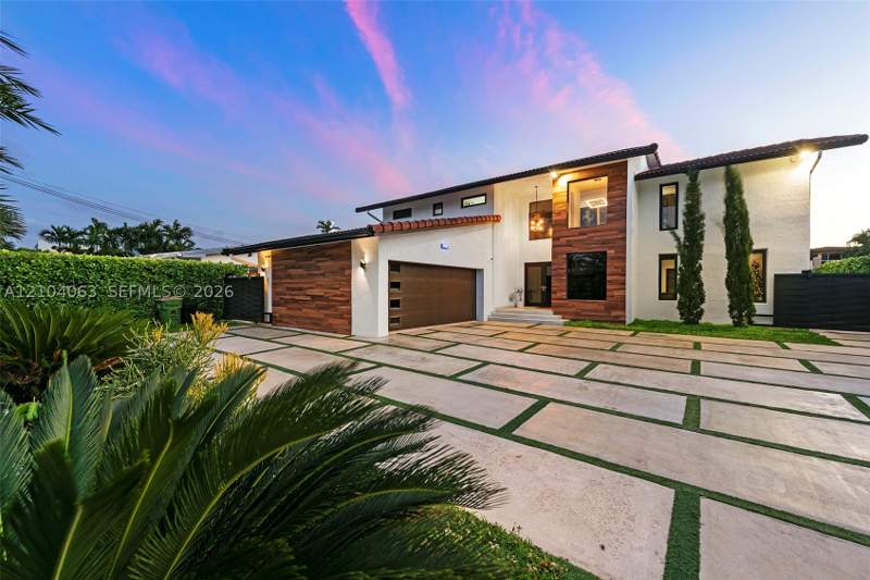 4 bedroom SingleFamilyResidence at 1942 NE 119th Rd, Sans Souci Estates, North Miami — photo 2
