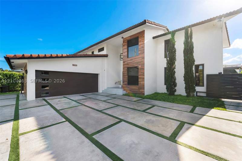 4 bedroom SingleFamilyResidence at 1942 NE 119th Rd, Sans Souci Estates, North Miami — photo 4