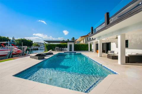 1942 NE 119th Rd, North Miami FL - photo 8 of 60
