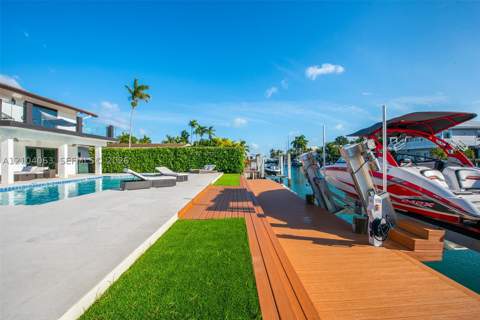 1942 NE 119th Rd, North Miami FL - photo 9 of 60