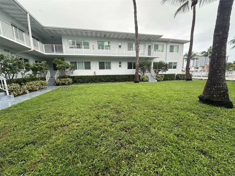1 bedroom Condominium at 7207 Bay Dr 13, Island Point South Condo, Miami Beach — photo 1