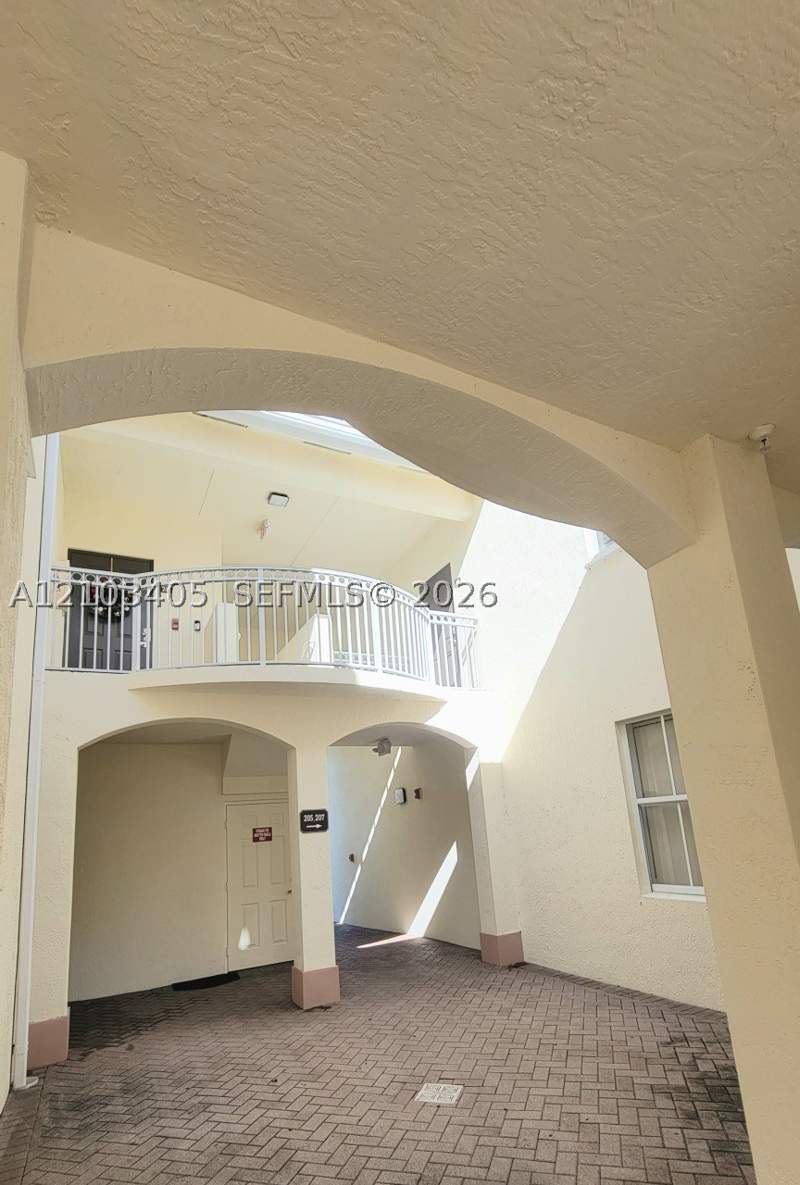 2 bedroom Condominium at 10022 NW 7th St 205, Fontainbleau Lakes Courty, Miami — photo 5
