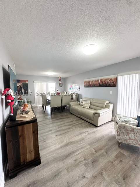 8425 NW 8th St 401, Miami FL - photo 10 of 48