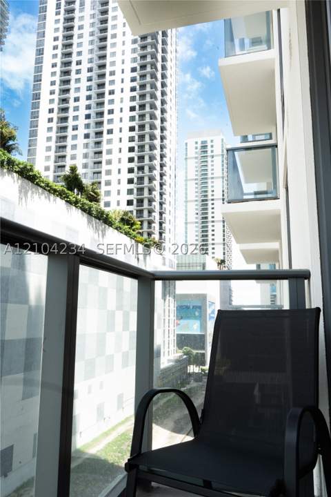 11 NE 6th St 513, Miami FL - photo 14 of 31