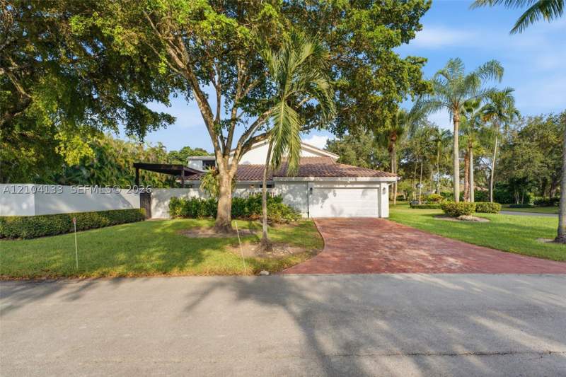 4 bedroom SingleFamilyResidence at 9361 SW 103rd St, Galloway Glen, Miami — photo 4