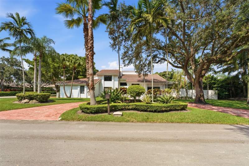 4 bedroom SingleFamilyResidence at 9361 SW 103rd St, Galloway Glen, Miami — photo 5