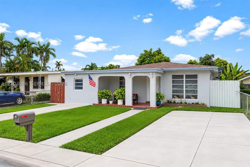 4 bedroom SingleFamilyResidence at 3300 SW 87th Ct, Bird Rd Highlands, Miami — photo 2