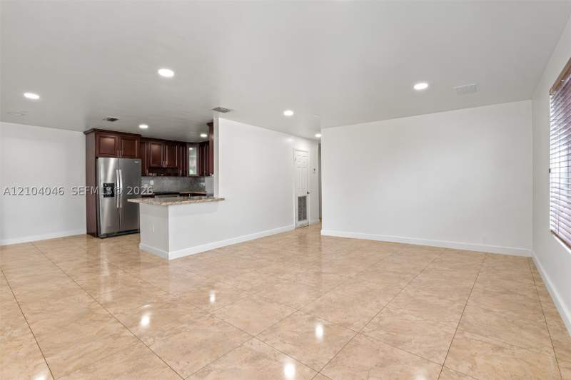 4 bedroom SingleFamilyResidence at 3300 SW 87th Ct, Bird Rd Highlands, Miami — photo 5