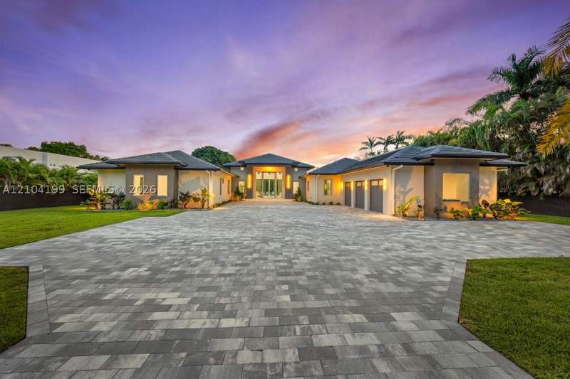 6 bedroom SingleFamilyResidence at 11240 SW 95th St, Kendall, Miami — photo 2