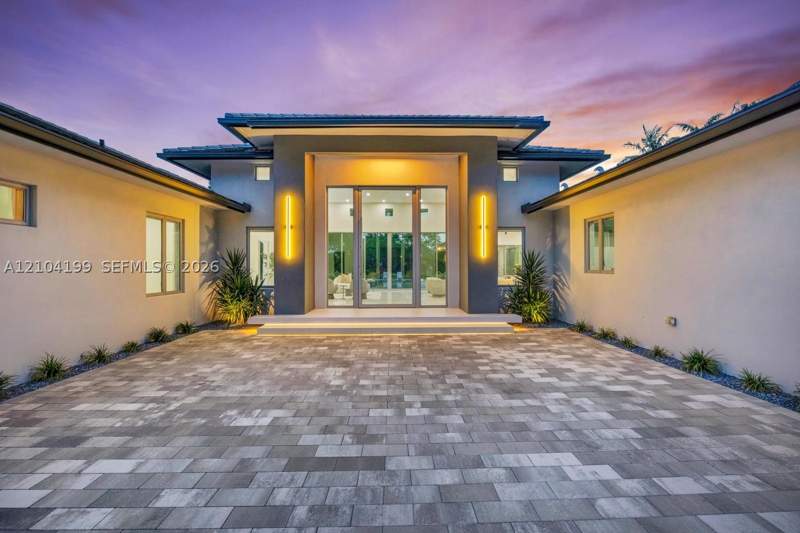 6 bedroom SingleFamilyResidence at 11240 SW 95th St, Kendall, Miami — photo 4