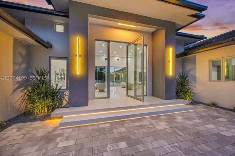 6 bedroom SingleFamilyResidence at 11240 SW 95th St, Kendall, Miami — photo 5