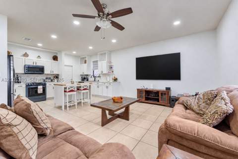 3669 SE 2nd Ct, Homestead FL - photo 10 of 47