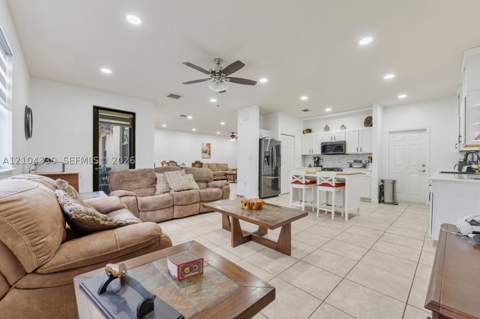 3669 SE 2nd Ct, Homestead FL - photo 12 of 47
