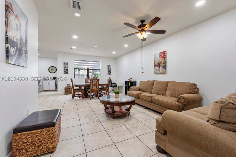 4 bedroom SingleFamilyResidence at 3669 SE 2nd Ct, Baywinds Of Barbados, Homestead — photo 5