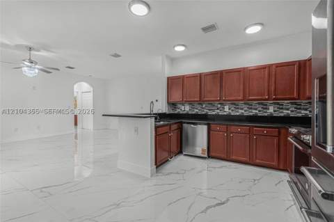 642 SE 37th Pl, Homestead FL - photo 8 of 19