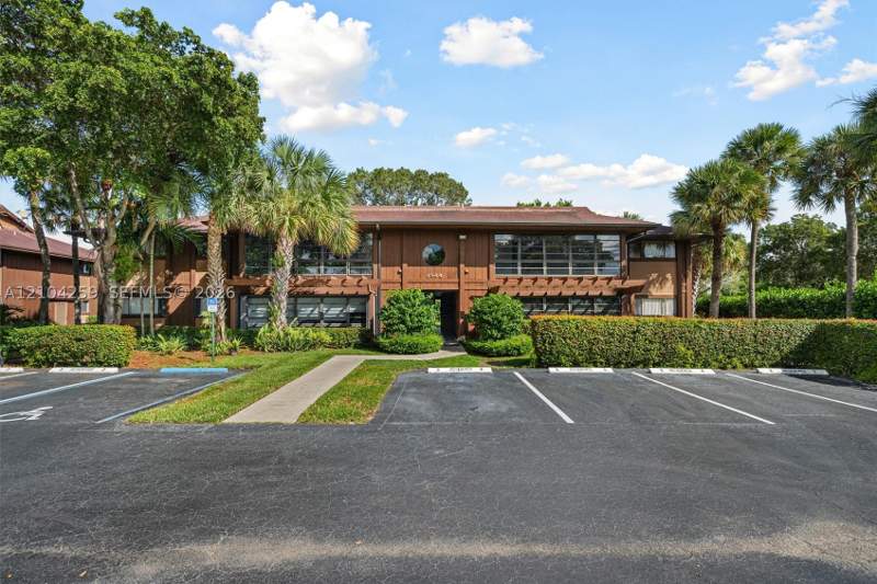 2 bedroom Condominium at 4944 NW 102nd Ave 204-3, Doral Park C Club Villas, Doral — photo 3