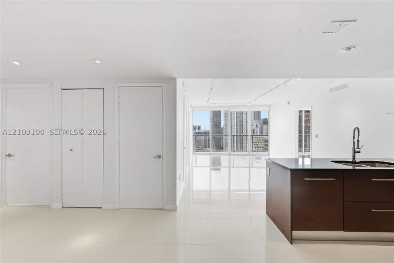 2 bedroom Condominium at 495 Brickell Ave 4003, Icon Brickell No Two, Miami — photo 2
