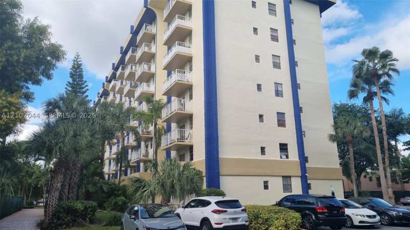 1 bedroom Condominium at 4550 NW 9th St 303E, Yolanda Villas Condo, Miami — photo 1