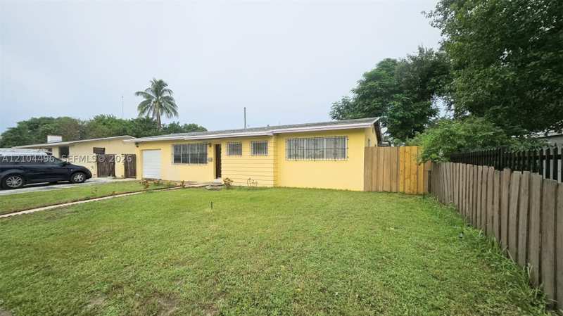 3 bedroom SingleFamilyResidence at 51 NE 195th St, Third Addn To Sierra, North Miami — photo 1