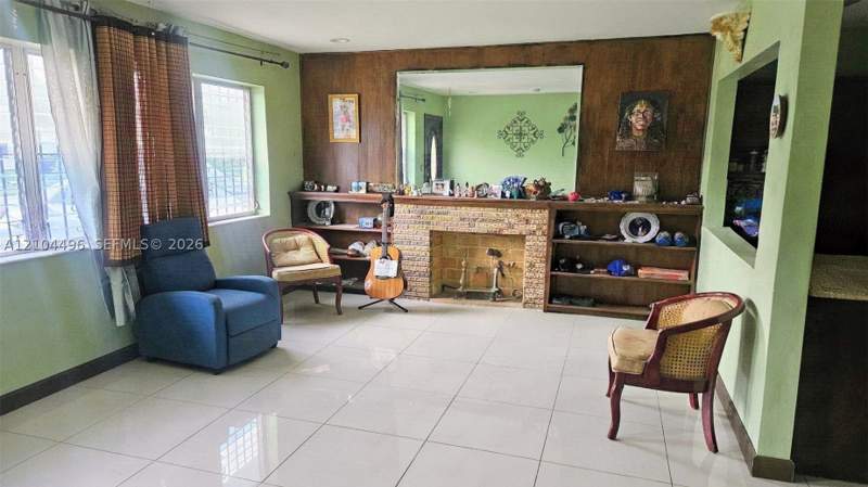 3 bedroom SingleFamilyResidence at 51 NE 195th St, Third Addn To Sierra, North Miami — photo 5