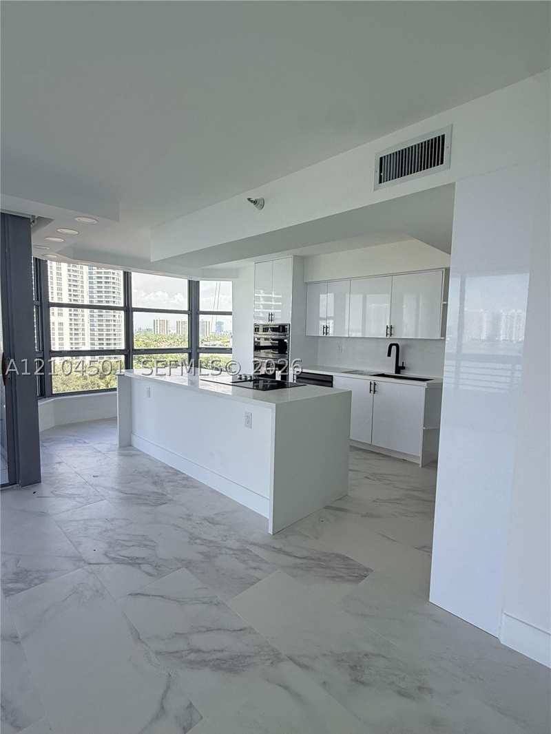 2 bedroom Condominium at 19101 NE 36th Ct 1005, Mystic Pointe Condo No Th, Aventura — photo 1